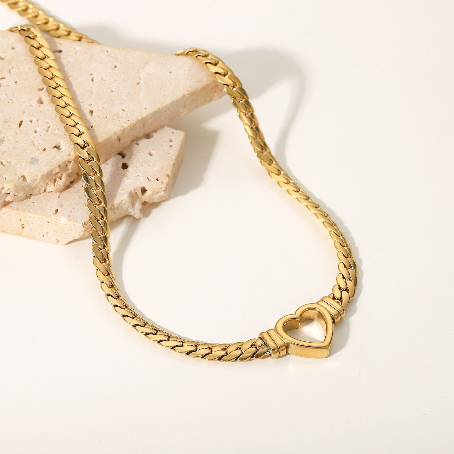 Vali Gold Heart Necklace - Choker Necklaces