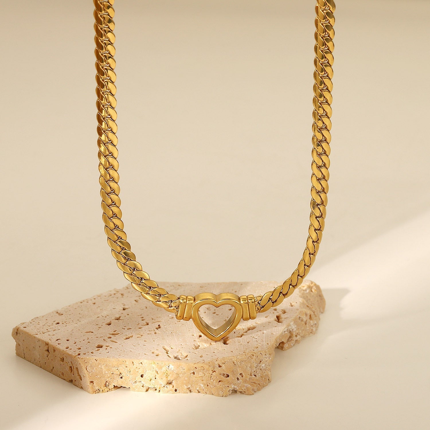Vali Gold Heart Necklace - Choker Necklaces
